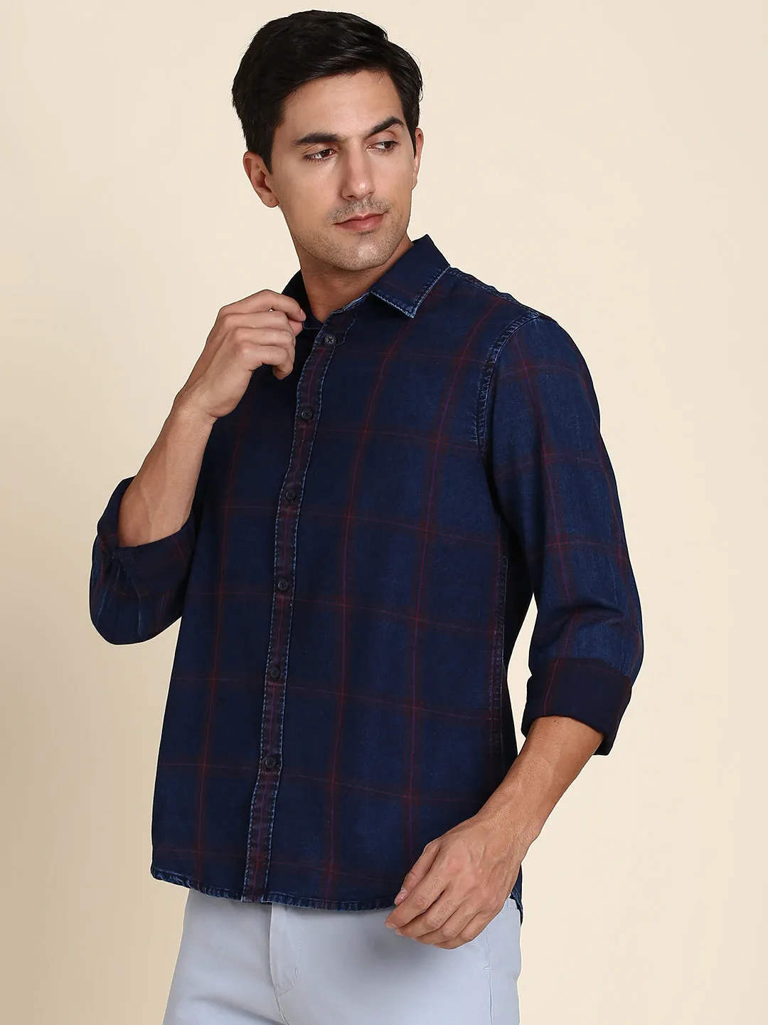 Men's Slim Fit Blue Checkered Spread Collar & Full Sleeves Casual Shirt