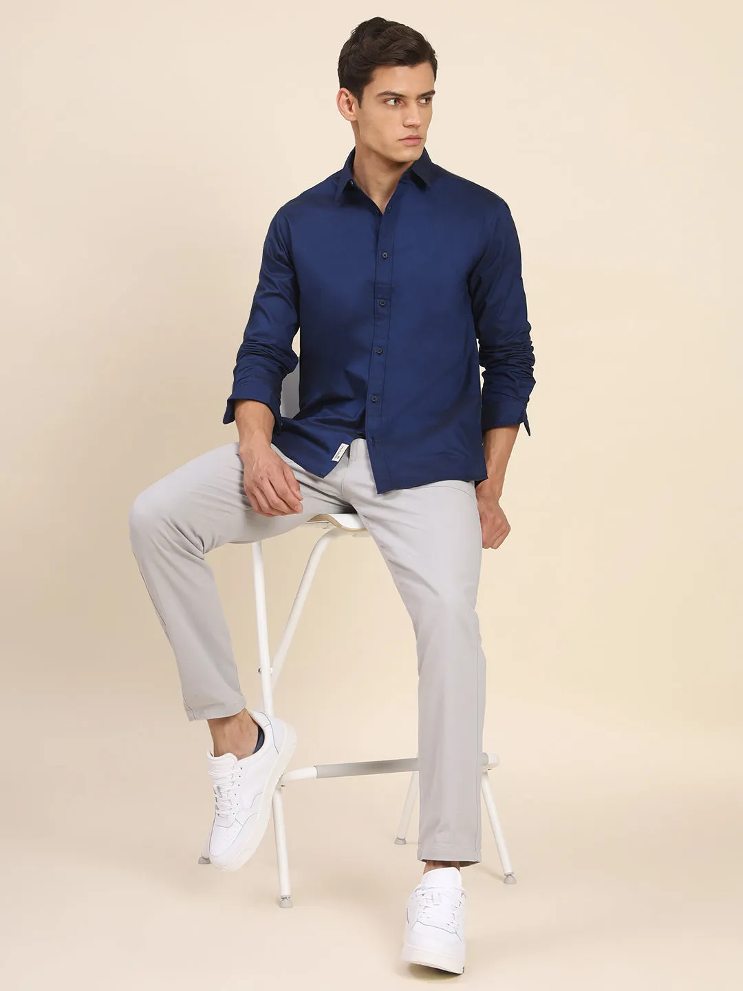 Men's Slim Fit Blue Solid Button Down Collar & Full Sleeves Casual Shirt
