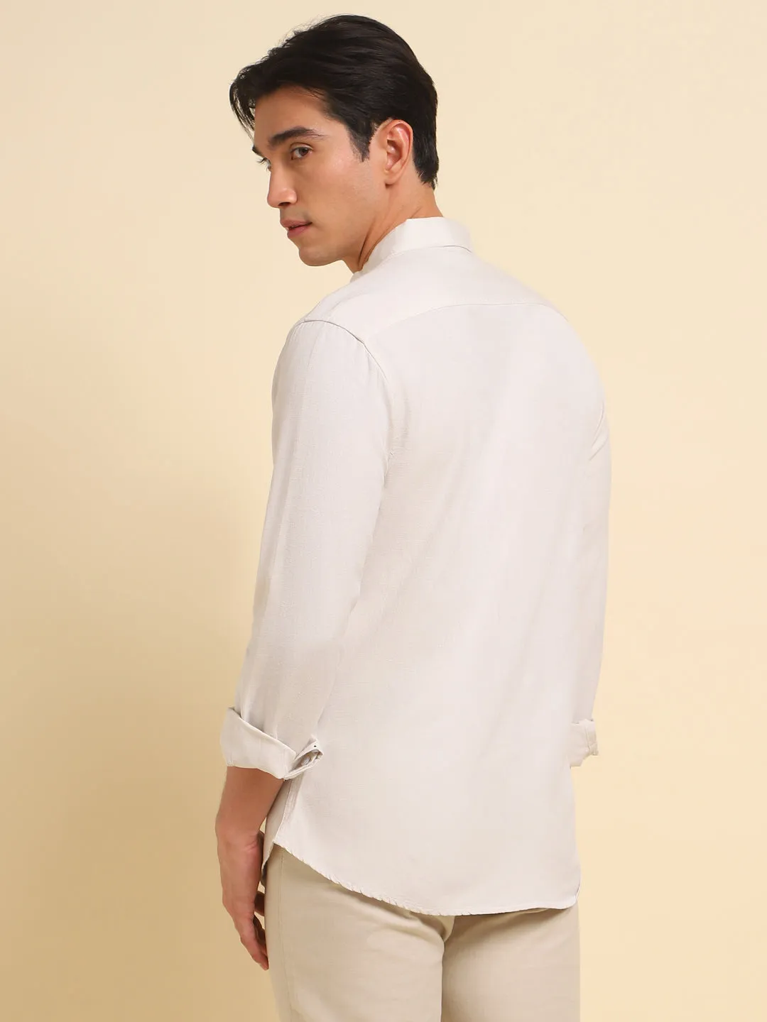 Men's Slim Fit Off White Solid Button Down Collar & Full Sleeves Casual Shirt