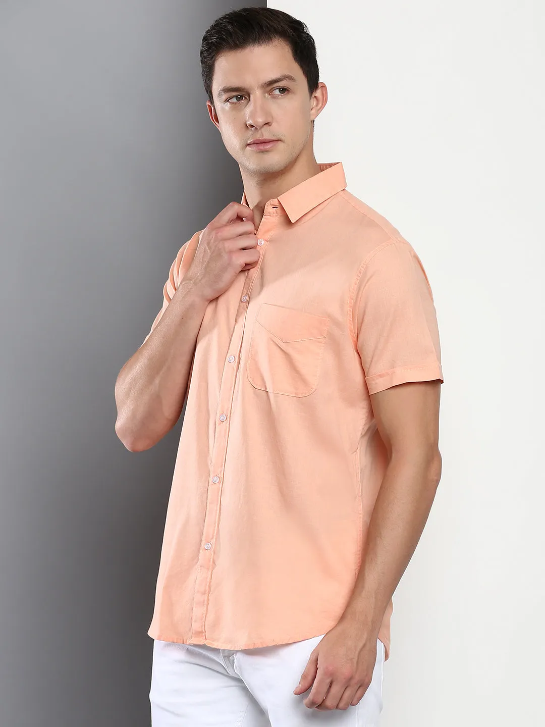 Men's Solid Peach Slim Fit Cotton Linen Casual Shirt With Spread Collar & Half Sleeves