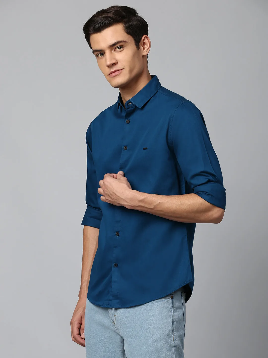 Men's Solid Petrol Blue Slim Fit Casual Shirt With Spread Collar